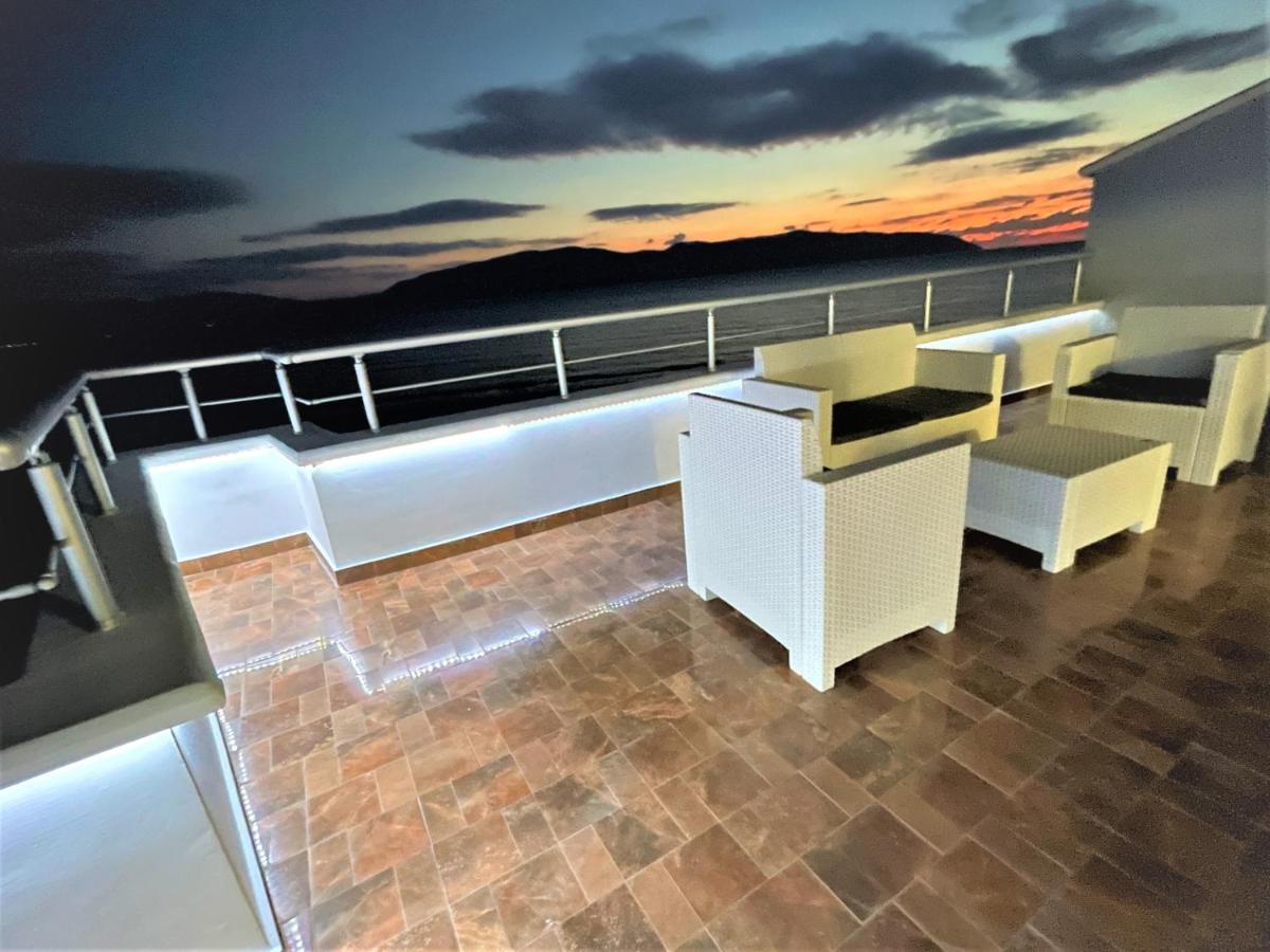 Sky & Sea Viewing Apartment Vlorë Exteriör bild