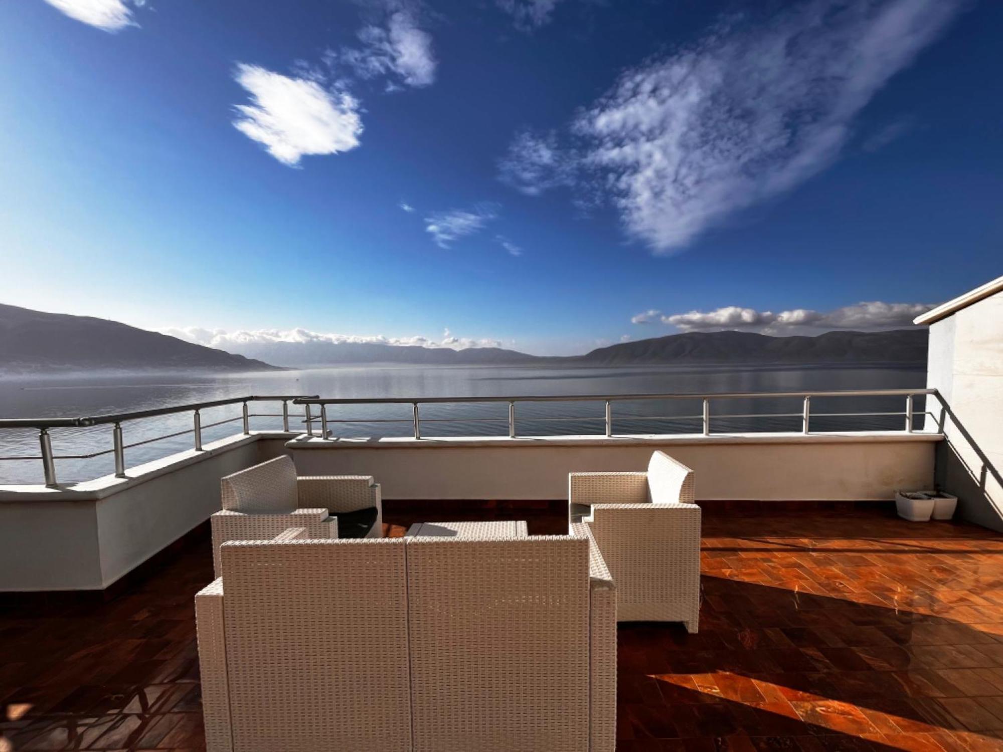 Sky & Sea Viewing Apartment Vlorë Exteriör bild